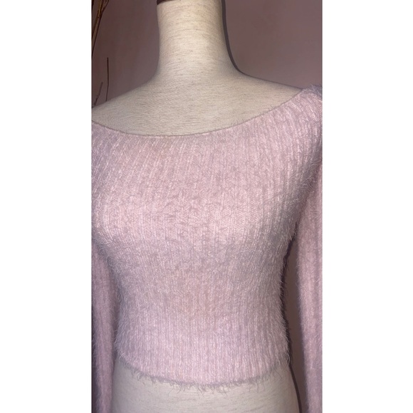 🚫SOLD🚫NWOT Windsor off the shoulder eyelash/ fuzzy knit cropped  sweater sz M - Picture 8 of 10